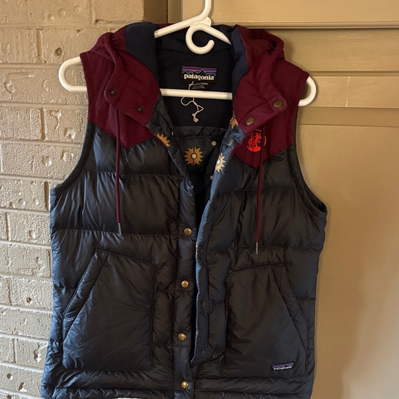 Patagonia Jackets & Blazers - Patagonia Women’s Bivy Hooded Down Vest